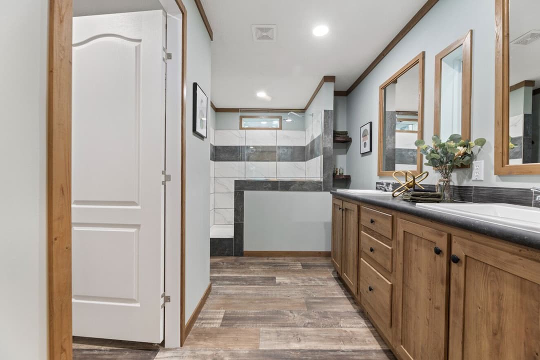 Excalibur 32644x bathroom home features