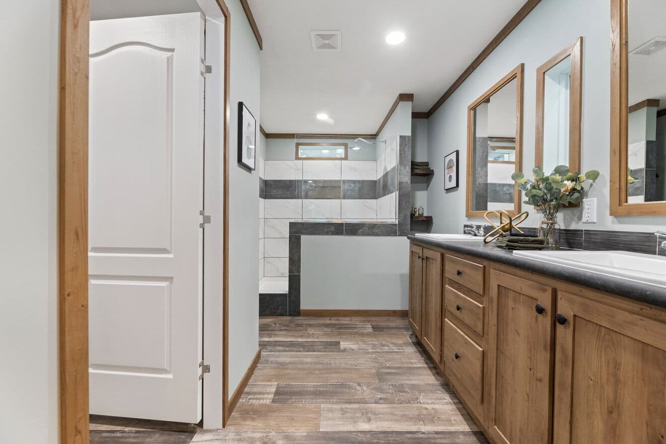 Excalibur 32644x bathroom home features