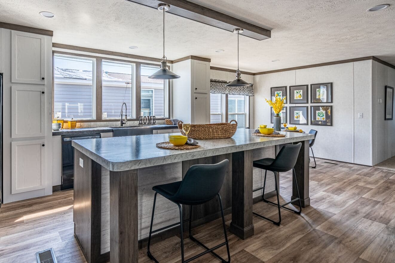 Entertainer 28764e kitchen and hero home features