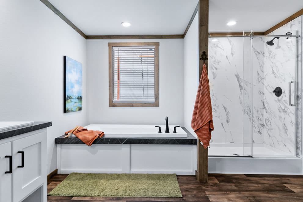 Farm 3 flex elite den bathroom home features