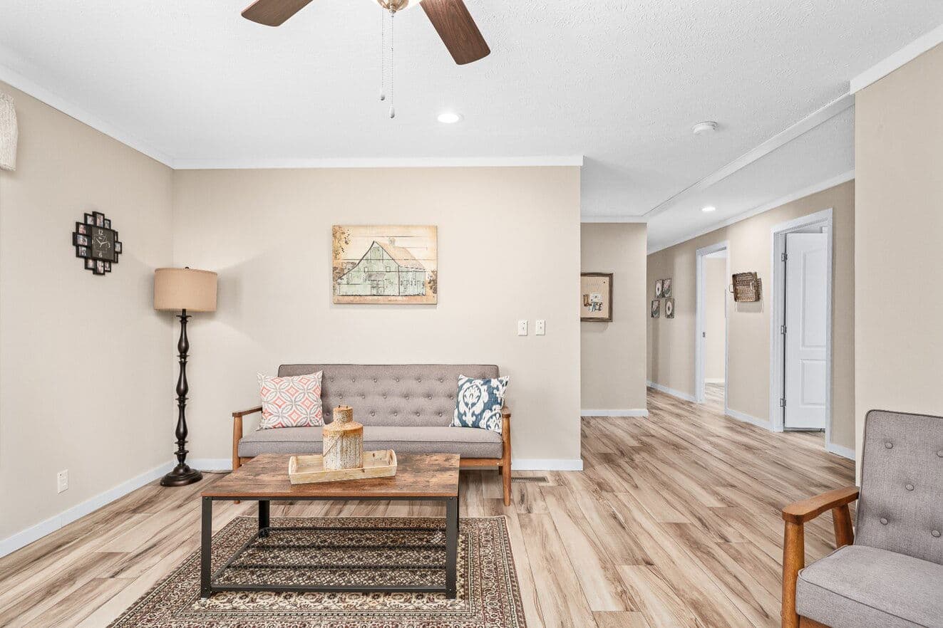 X model 32684x interior home features