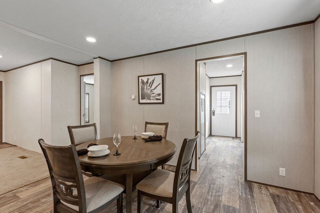 Express 28443w interior home features