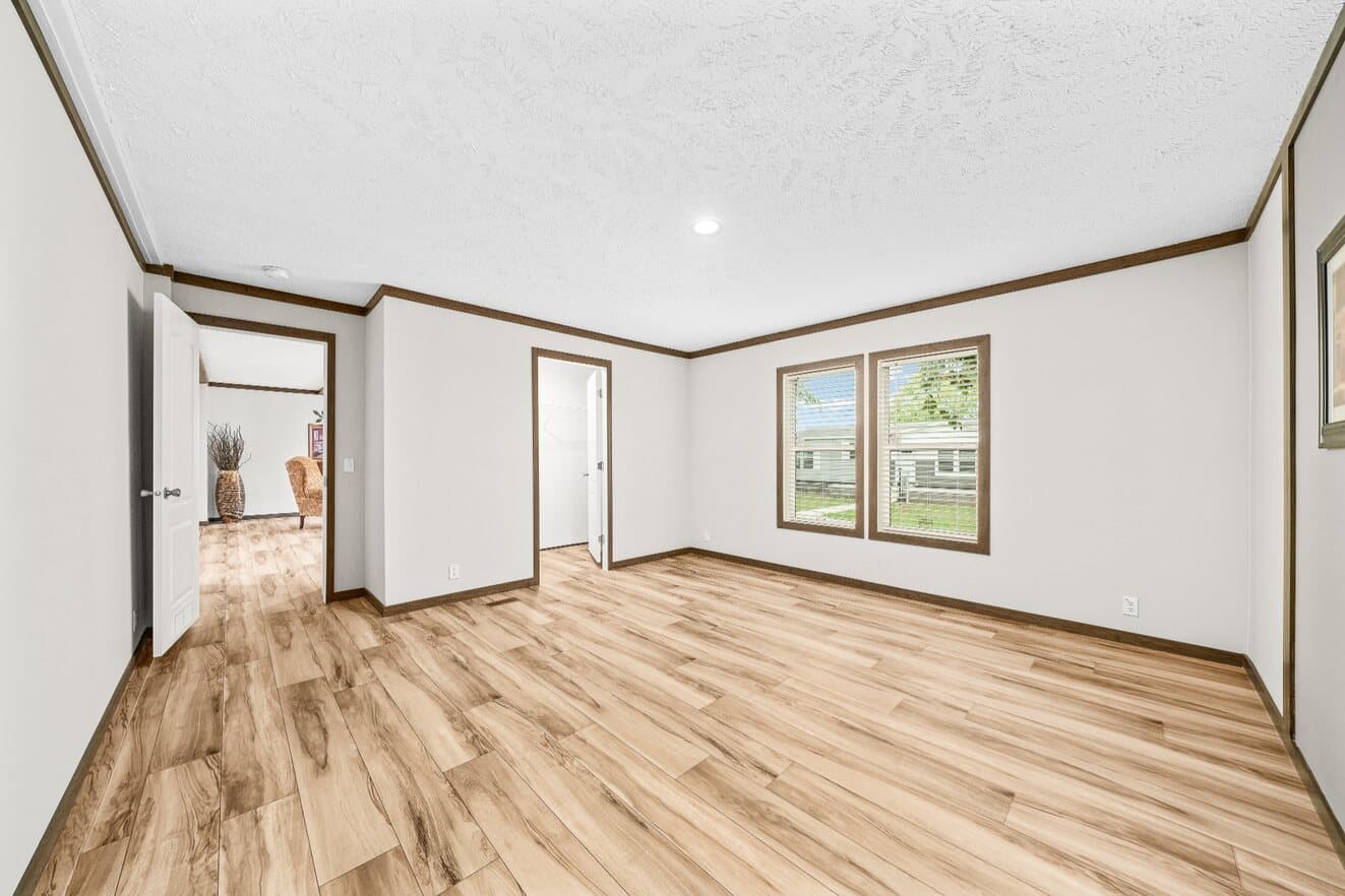 Warrior 32563f bedroom home features