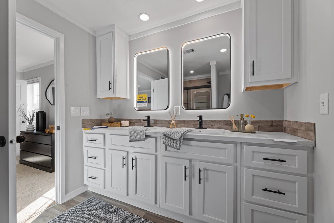 Helix 16763n bathroom home features