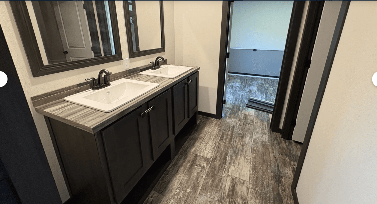 Boujee xl 2 bathroom home features