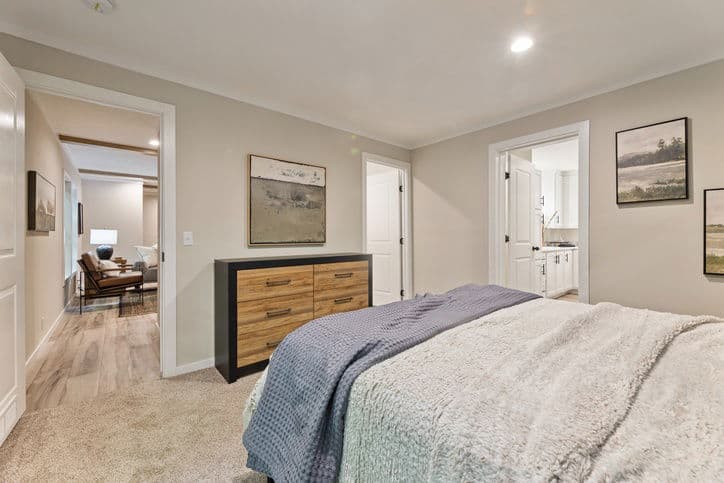 Atmos 28603n bedroom home features