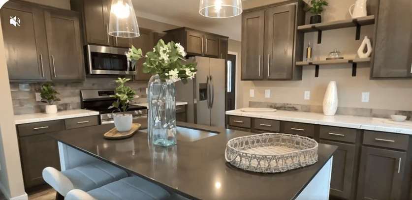 The alexander  home features
