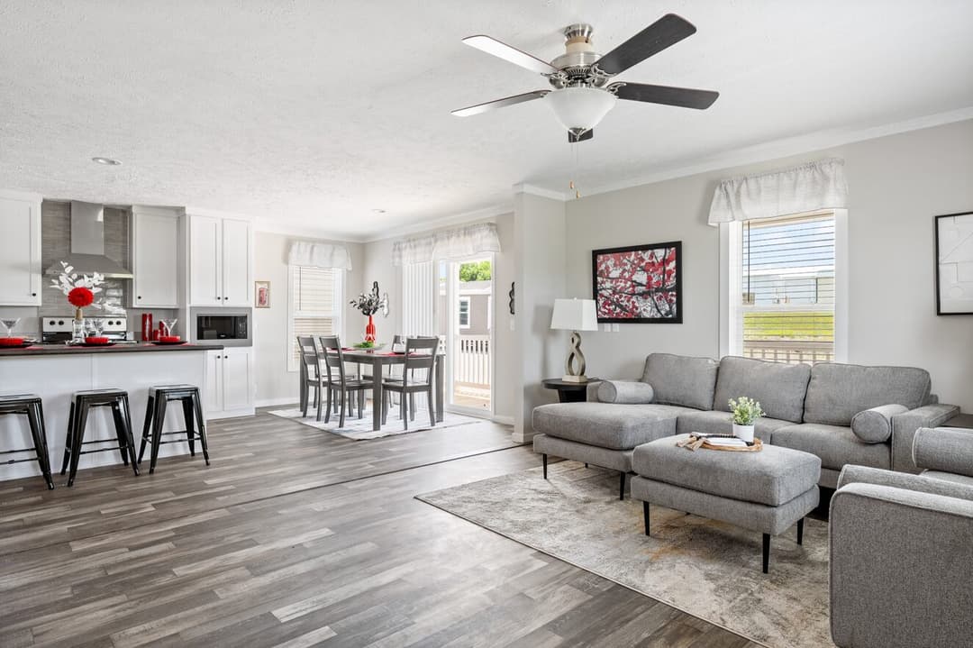 Uproar 28483u interior home features