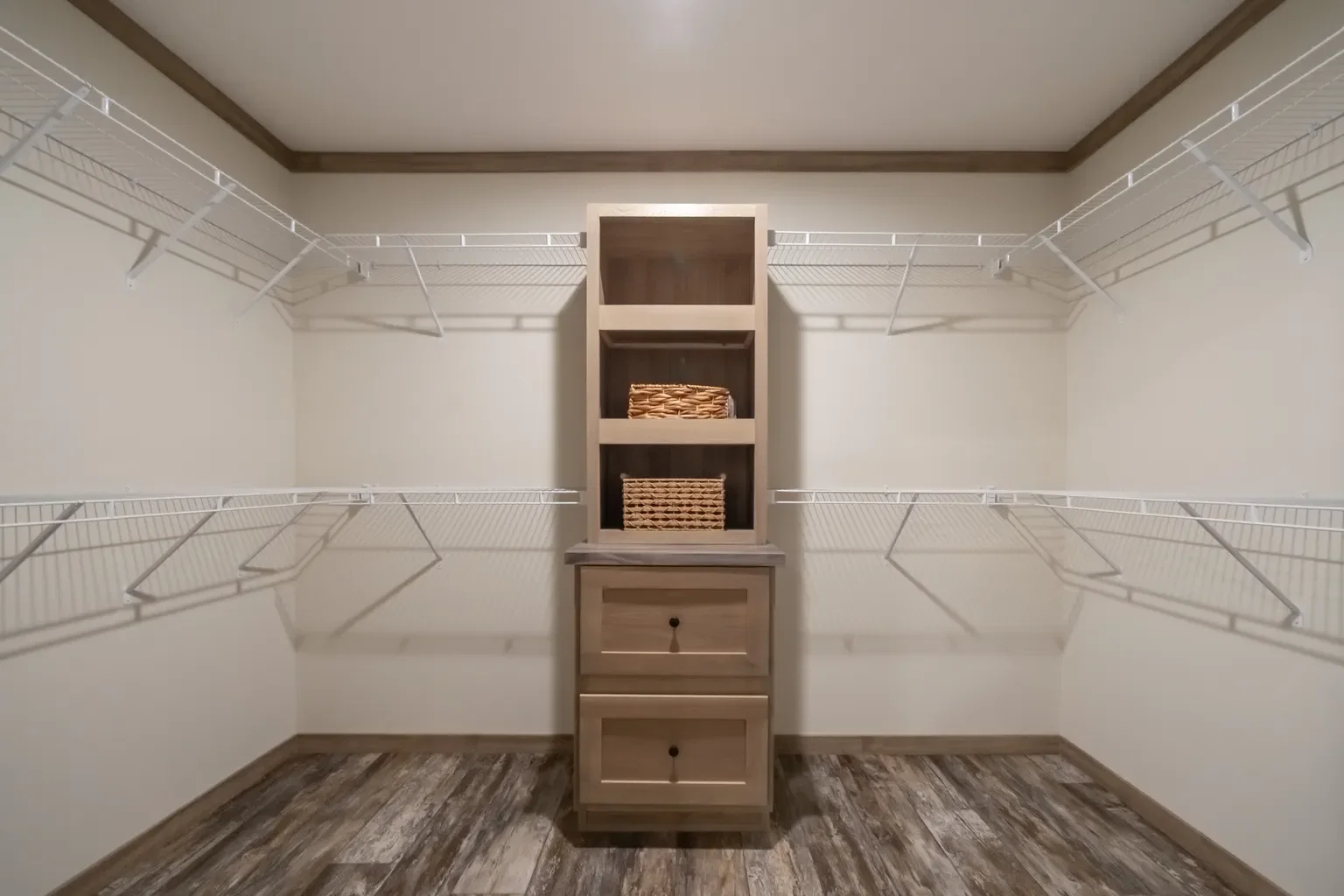 Boujee premier  home features