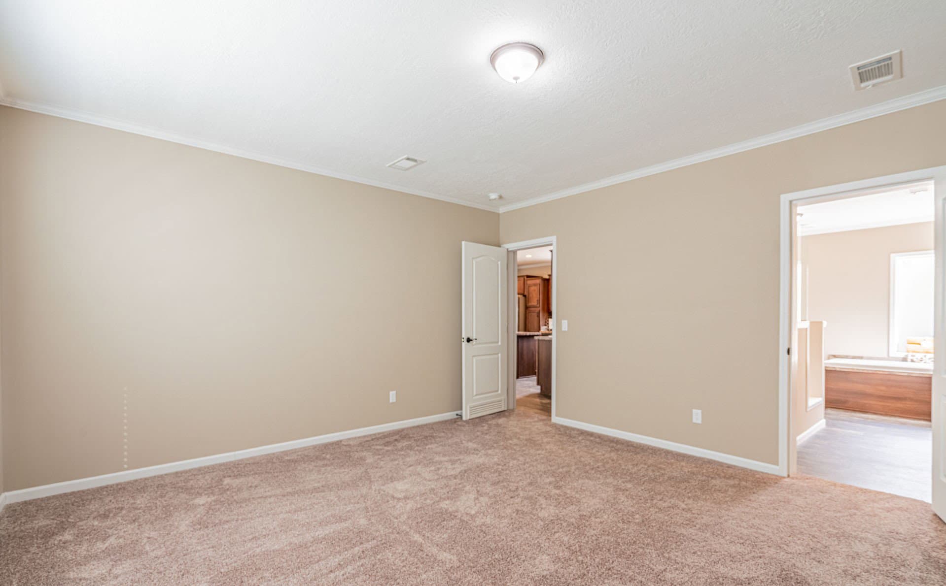 The lloyd ii  home features