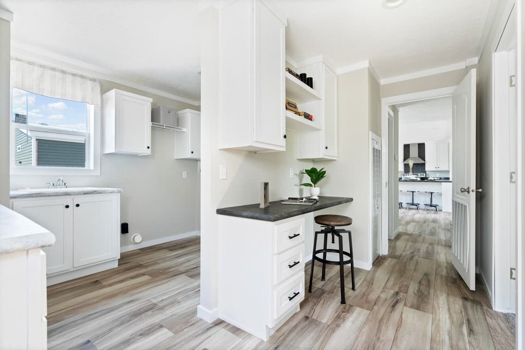 Champ interior home features