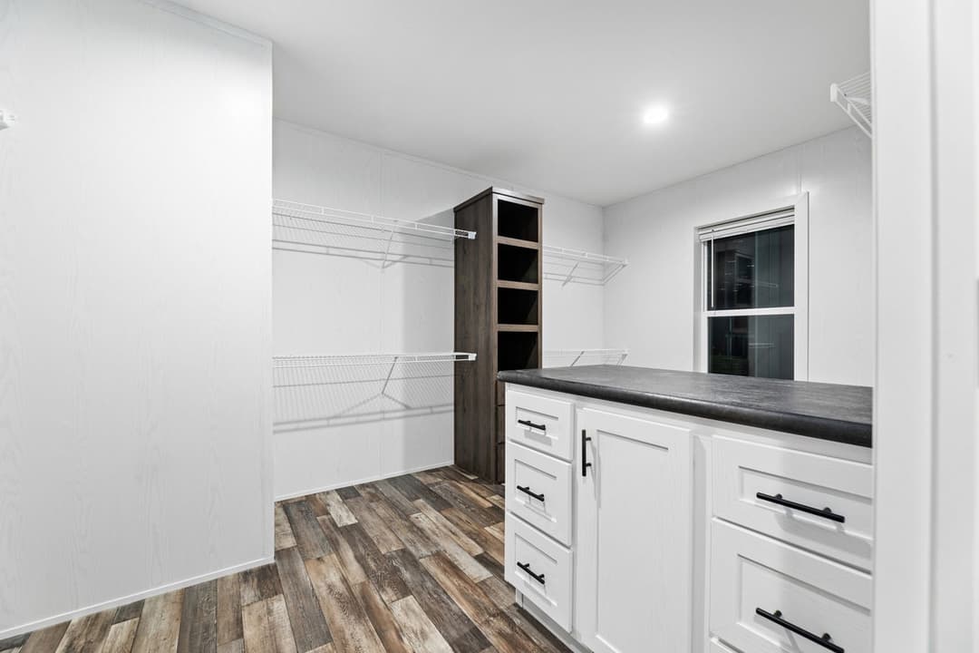 K2 32764p interior home features