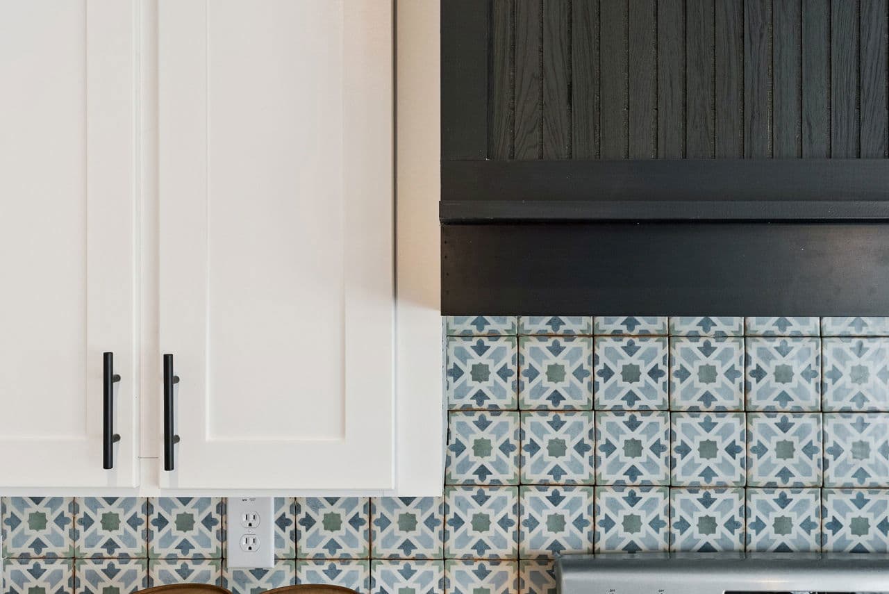 Blue sky kitchen home features