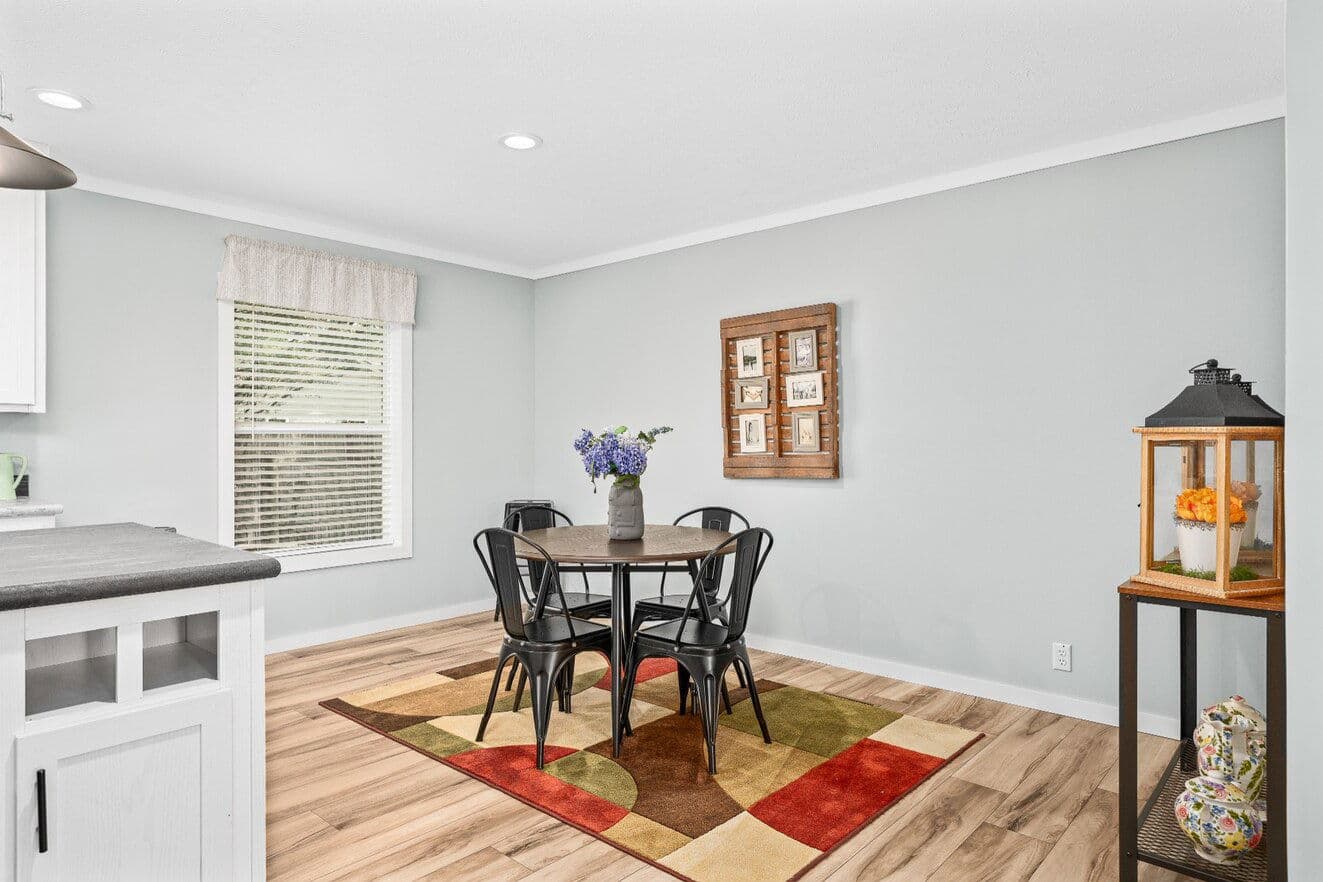 X model 32684x interior home features