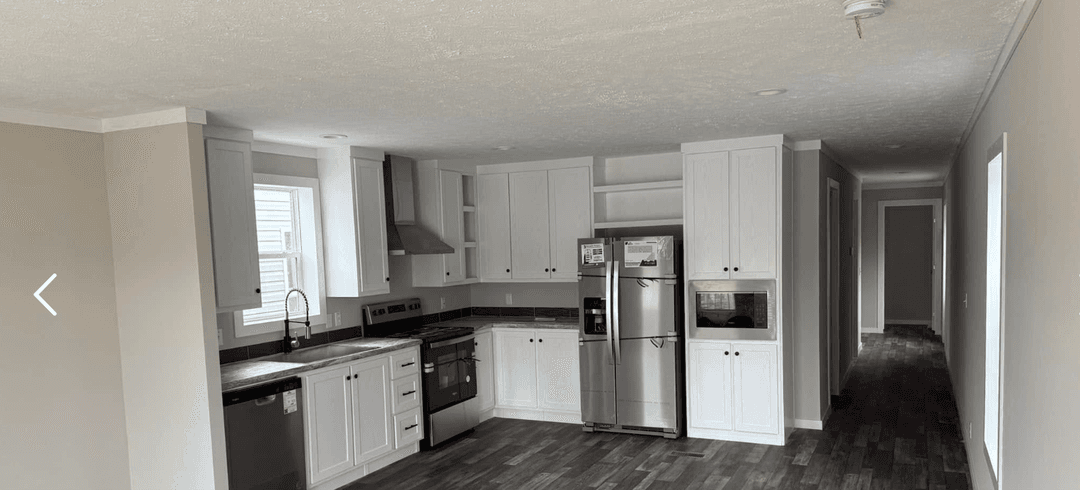 Deuce kitchen home features