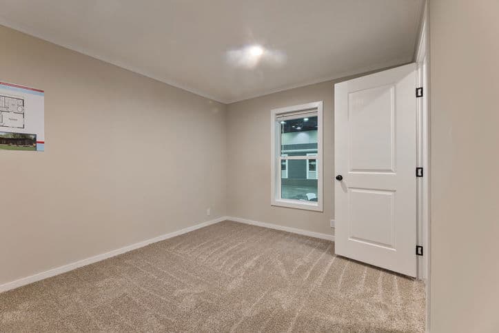 Atmos 28603n bedroom home features