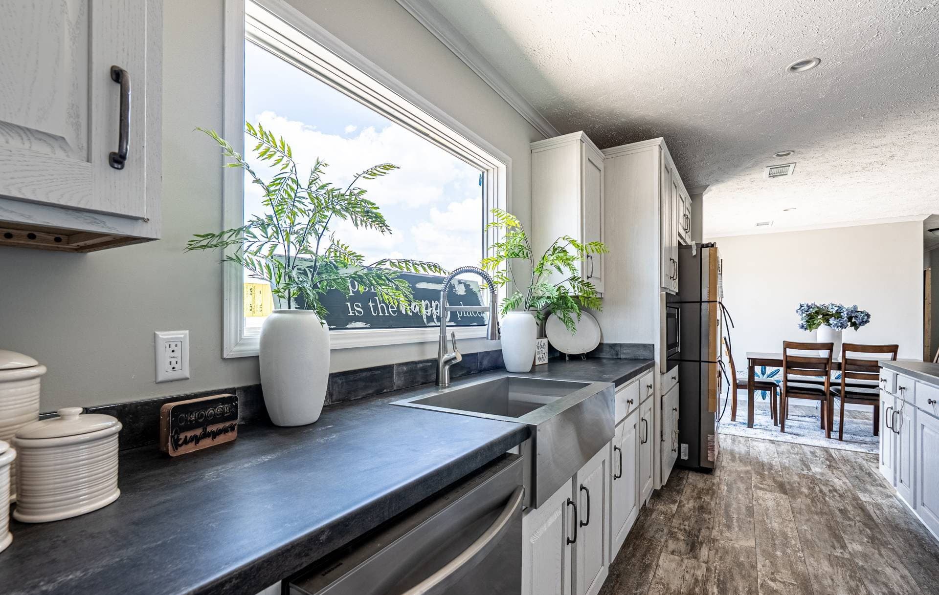The big easy  home features