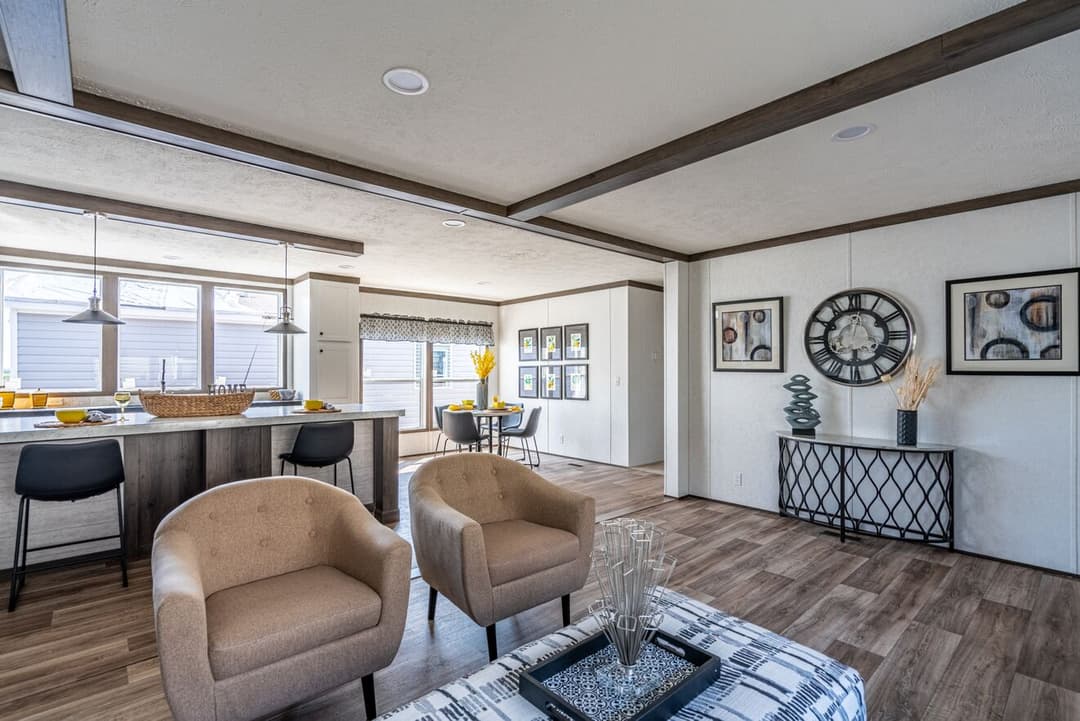 Entertainer 28764e interior home features