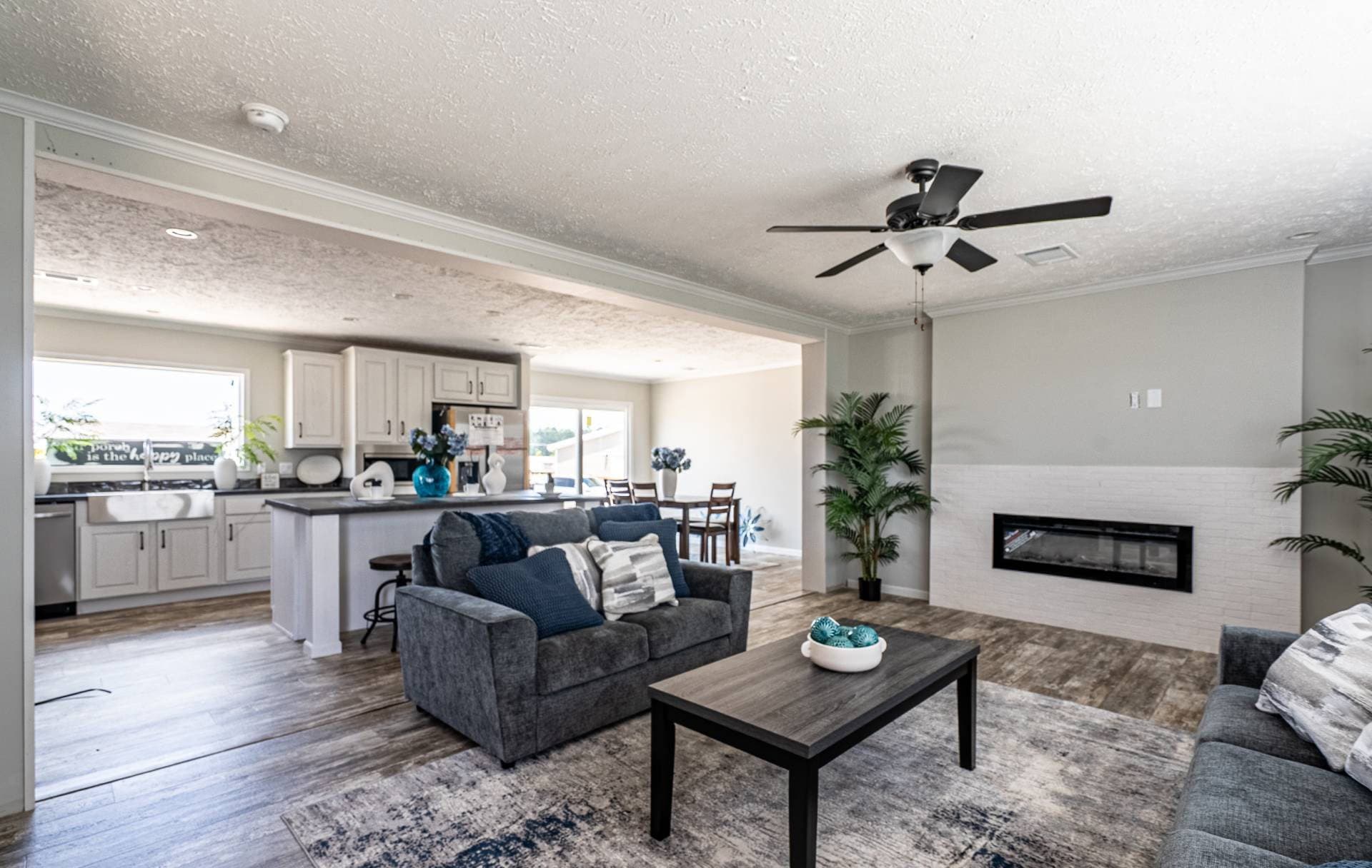 The big easy  home features