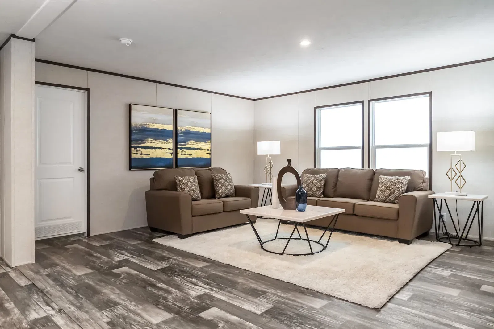 Capstone interior home features