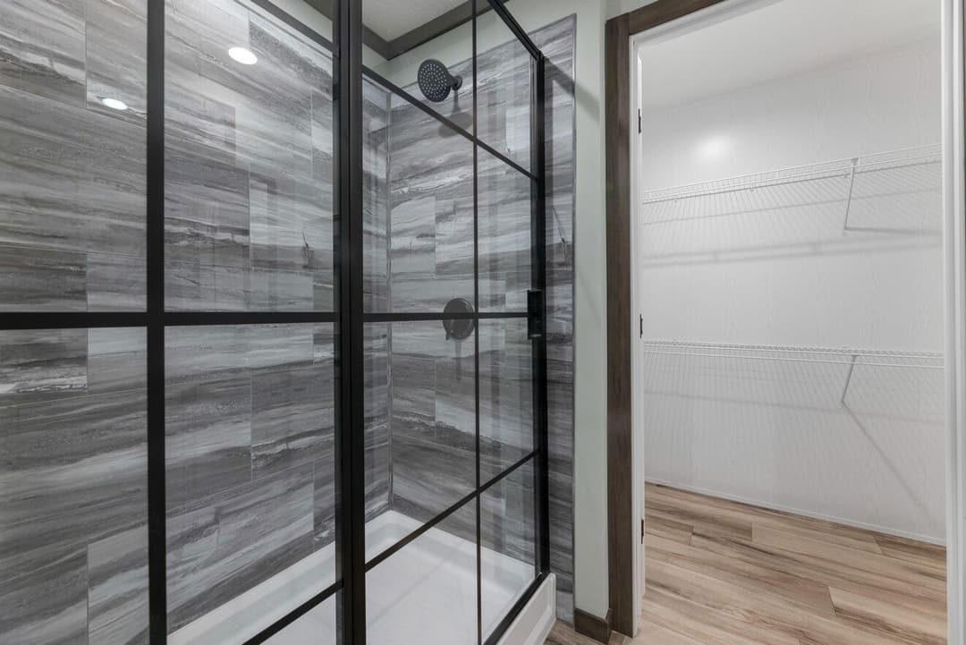 Hemos 28524b bathroom home features