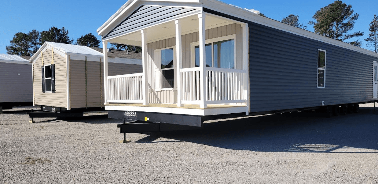 Deuce exterior home features