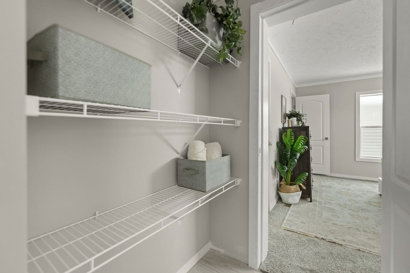 Escape 28443b interior home features