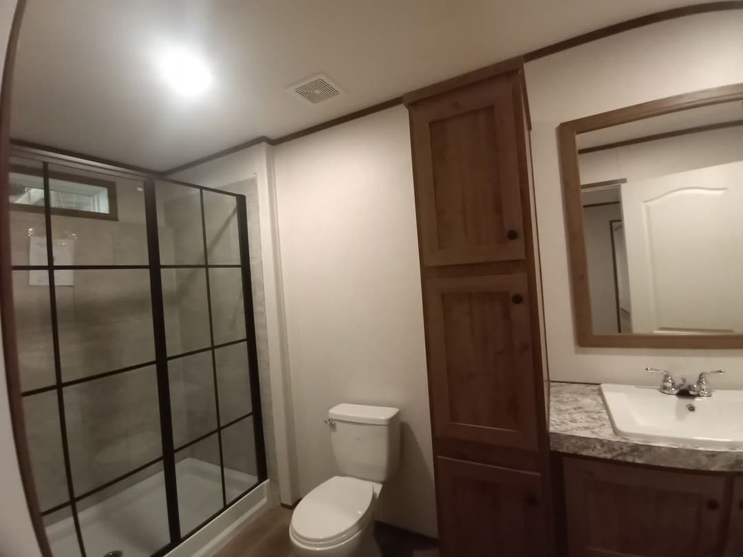 Ultra 16663u bathroom home features