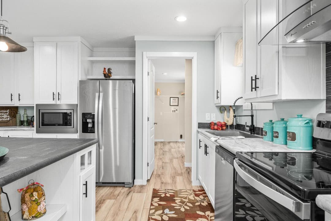 X model 32684x kitchen home features