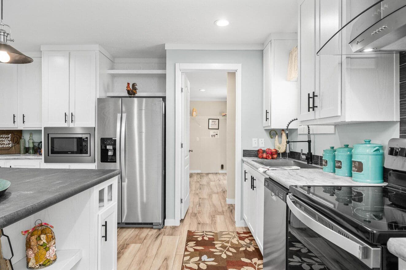 X model 32684x kitchen home features