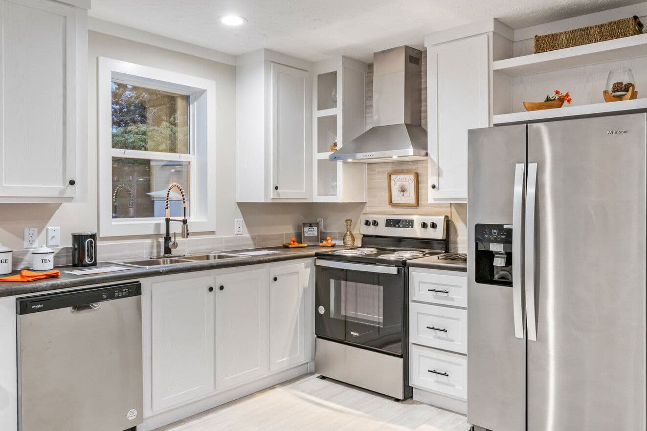 Urban 16462u kitchen home features