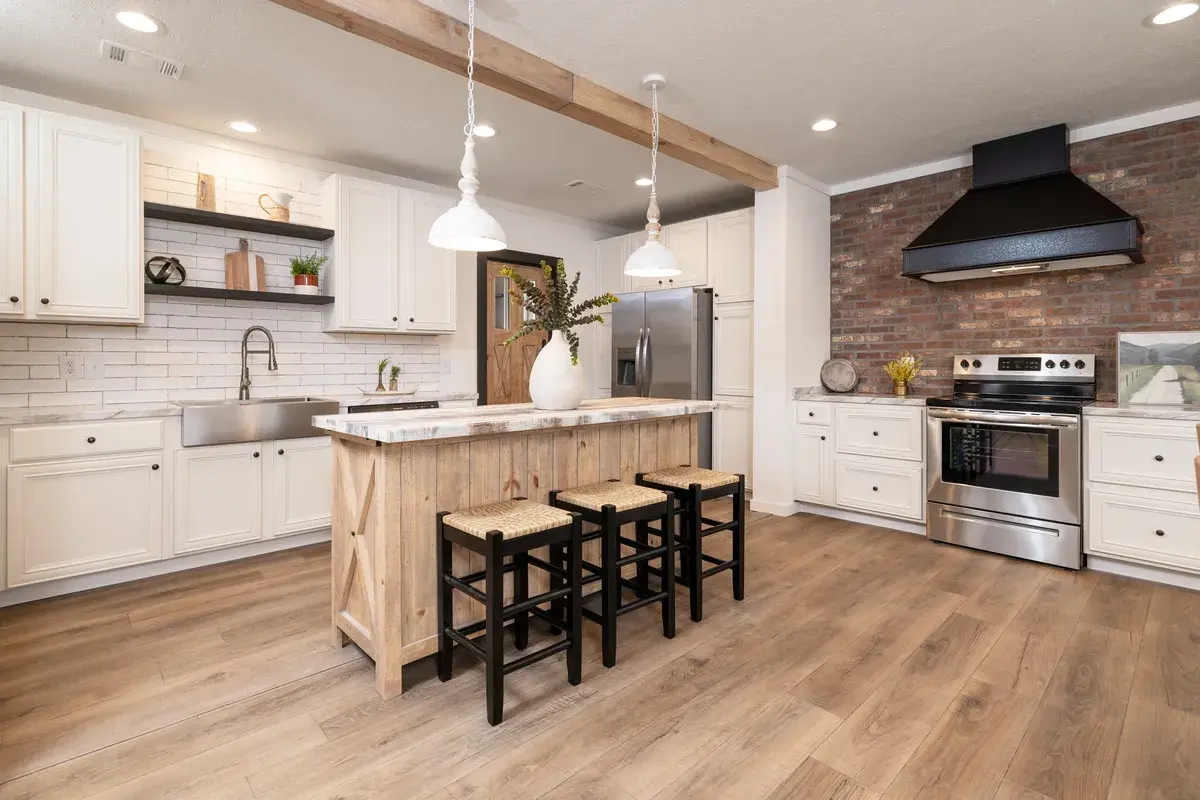 The anna fae hero home features