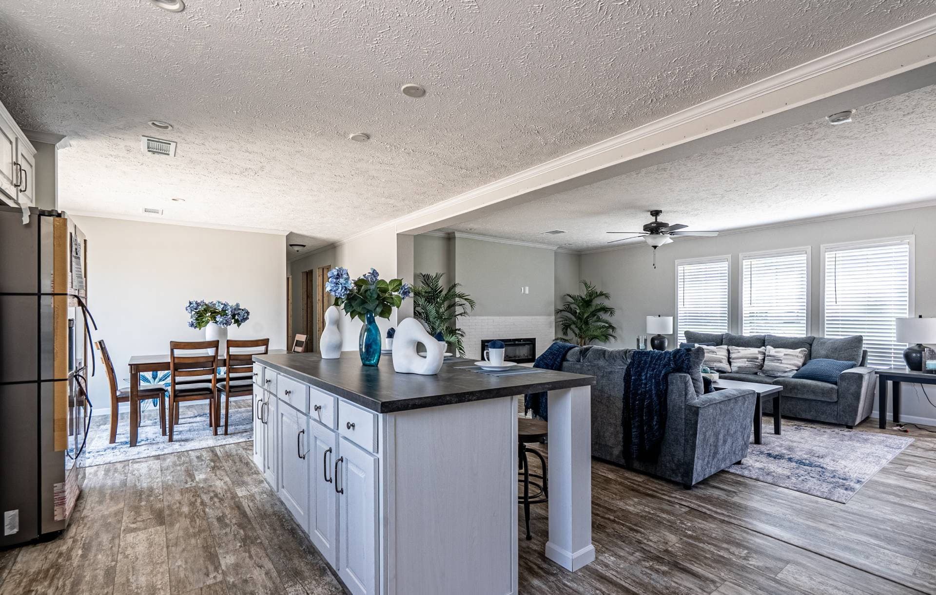 The big easy  home features