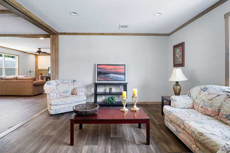 Tinsley  home features