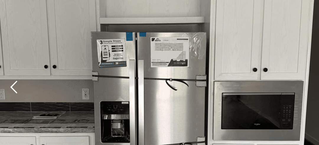 Deuce kitchen home features