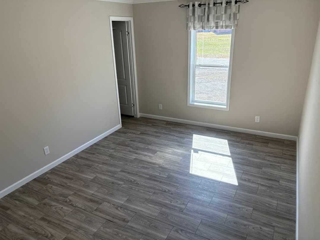 Md-10-32 lynnox bedroom home features