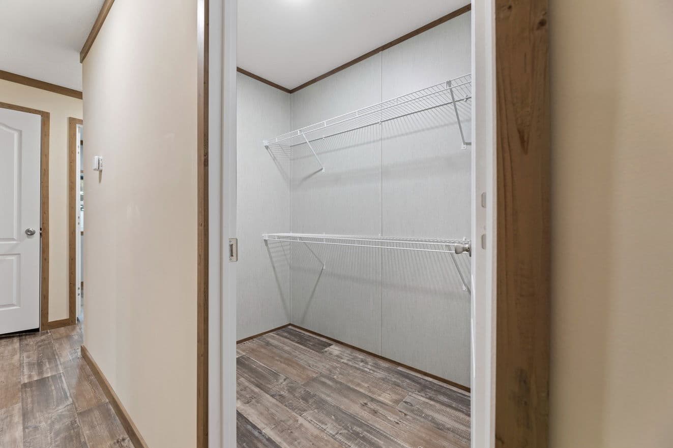 Excalibur 32644x interior home features