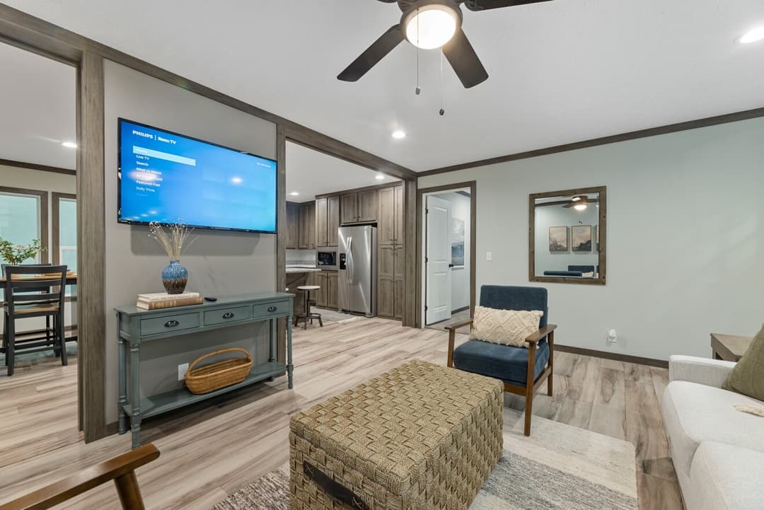 Hemos 28524b interior home features