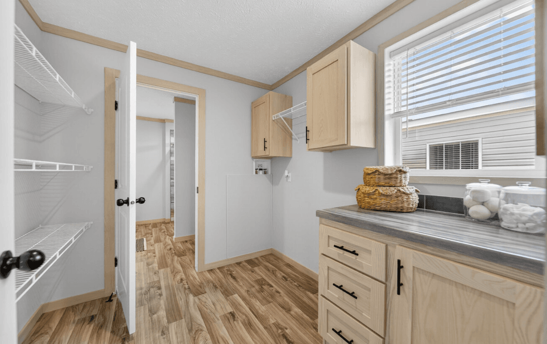 Kodiak 28724x interior home features