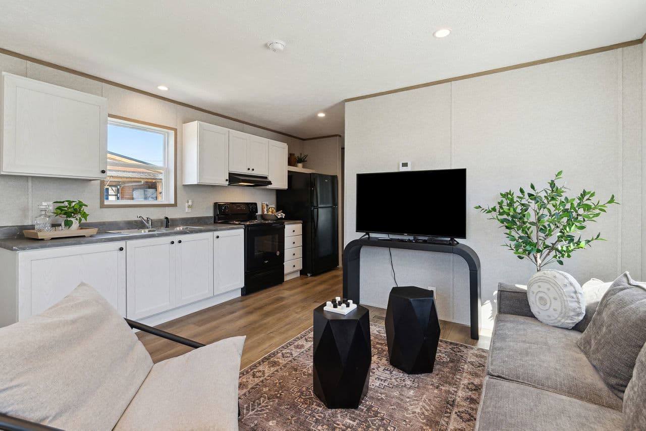 Pike kitchen home features