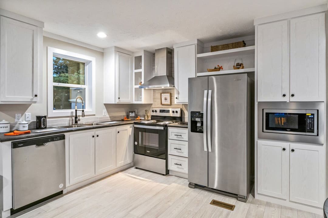 Urban 16462u kitchen home features