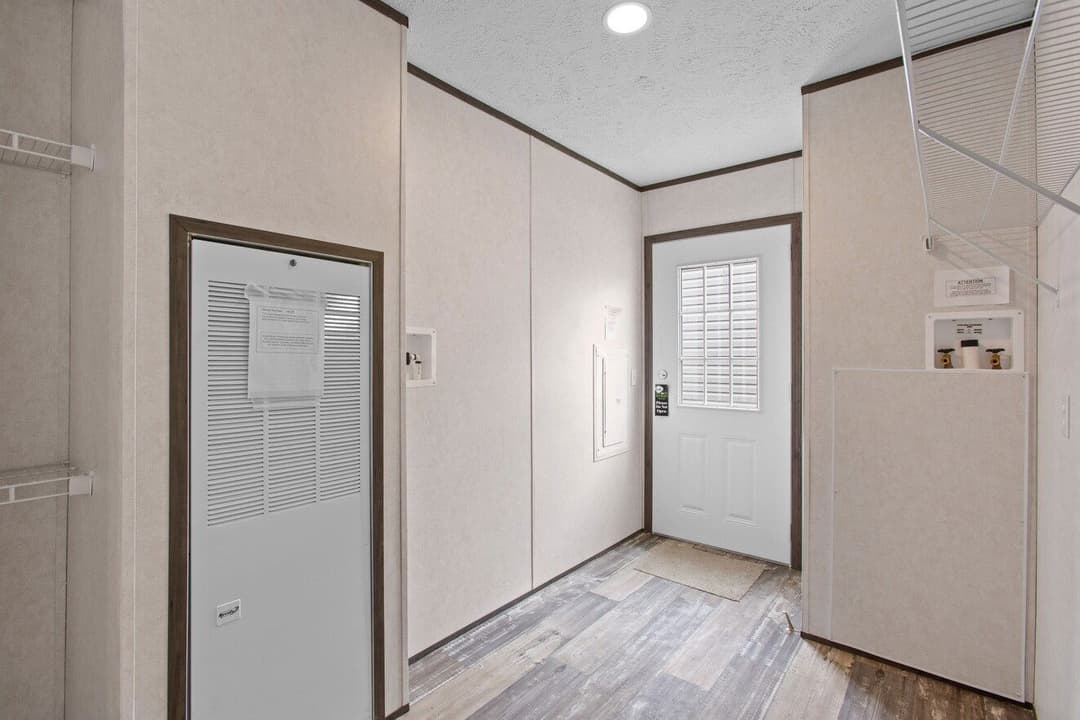 Express 28443w interior home features