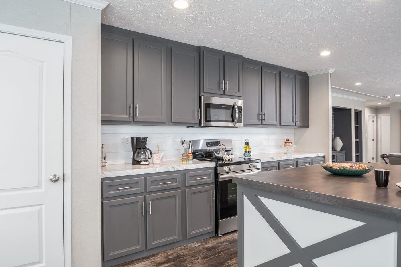 All american kitchen home features