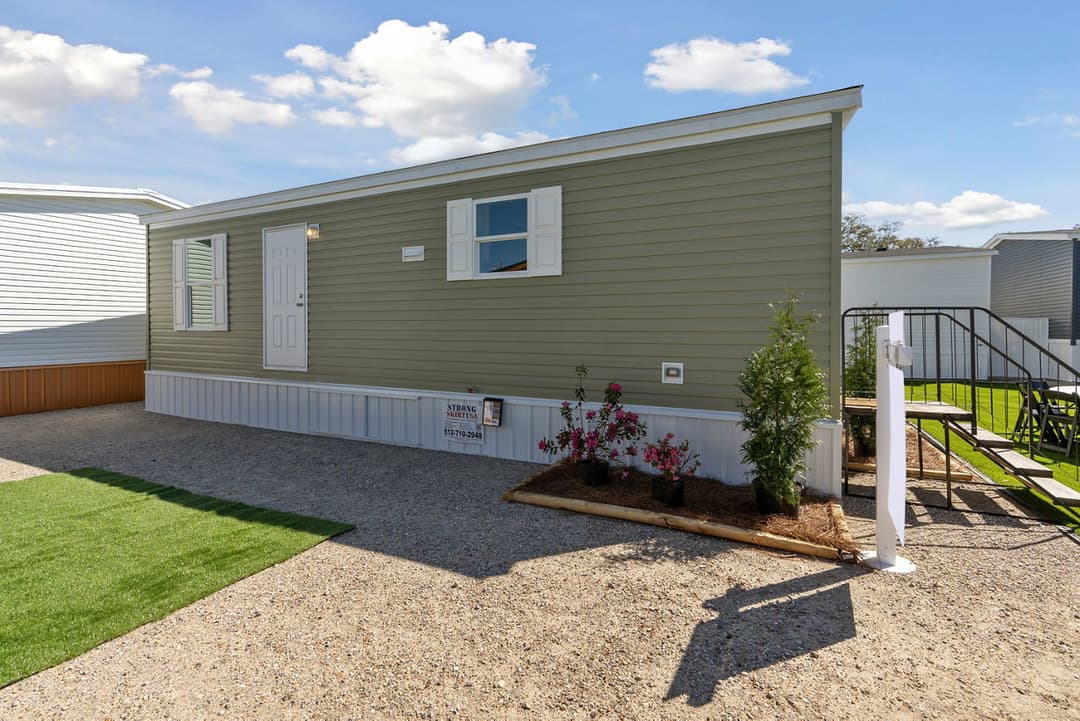 Pike exterior home features