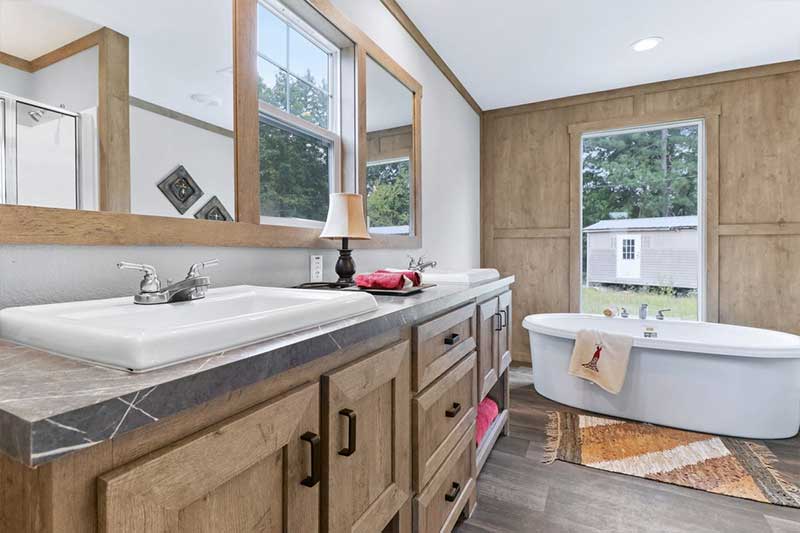 Tinsley  home features