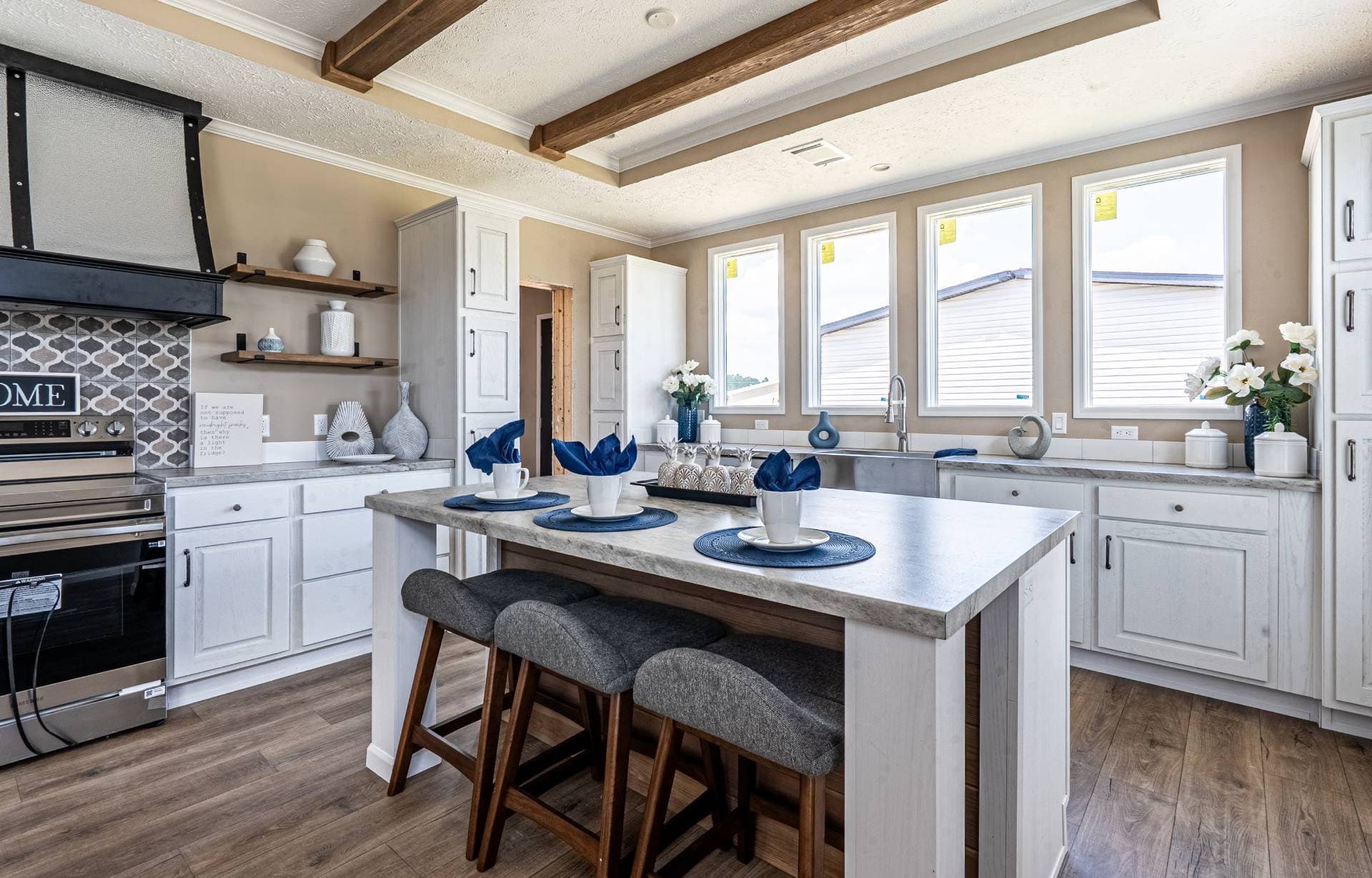 The bandon hero home features