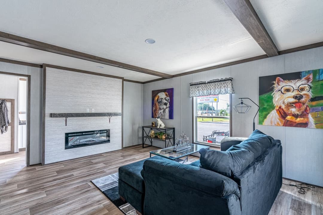 Entertainer 28764e interior home features