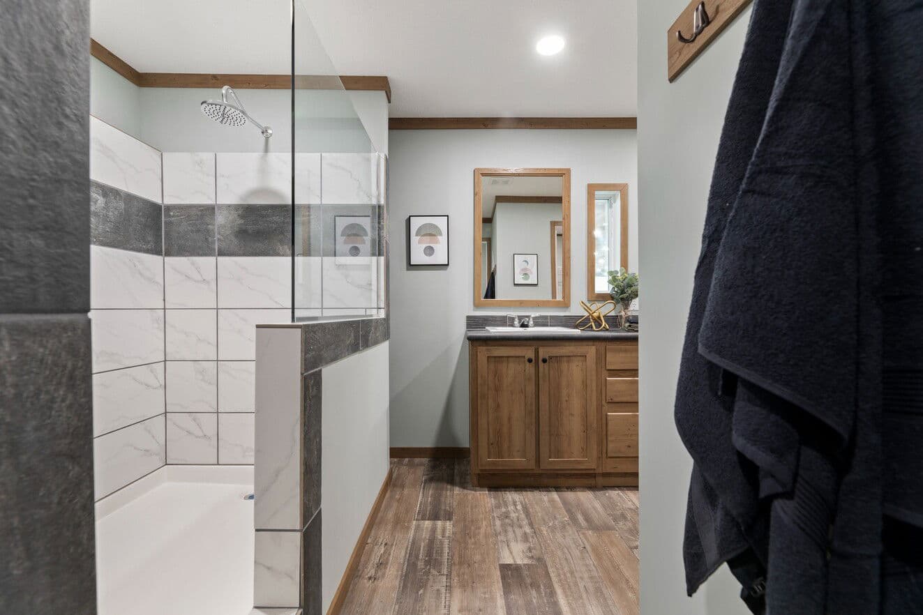 Excalibur 32644x bathroom home features