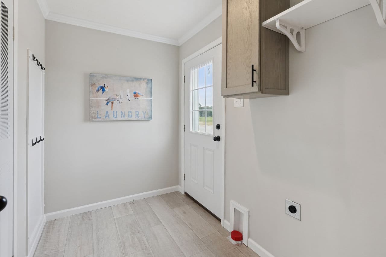 Driftwood interior home features