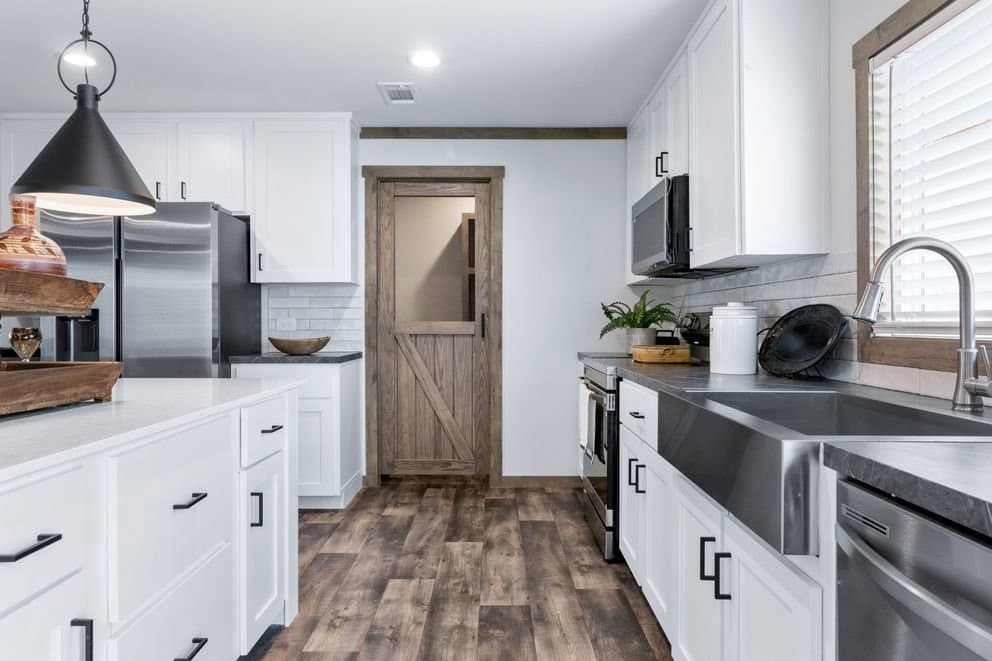 Farm 3 flex elite den kitchen home features